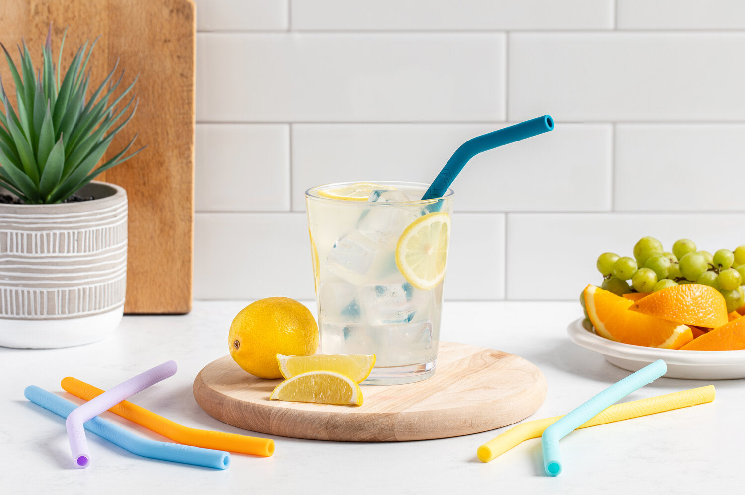 Ello_Kids_Silicone_Straw_Lifestyle.jpg