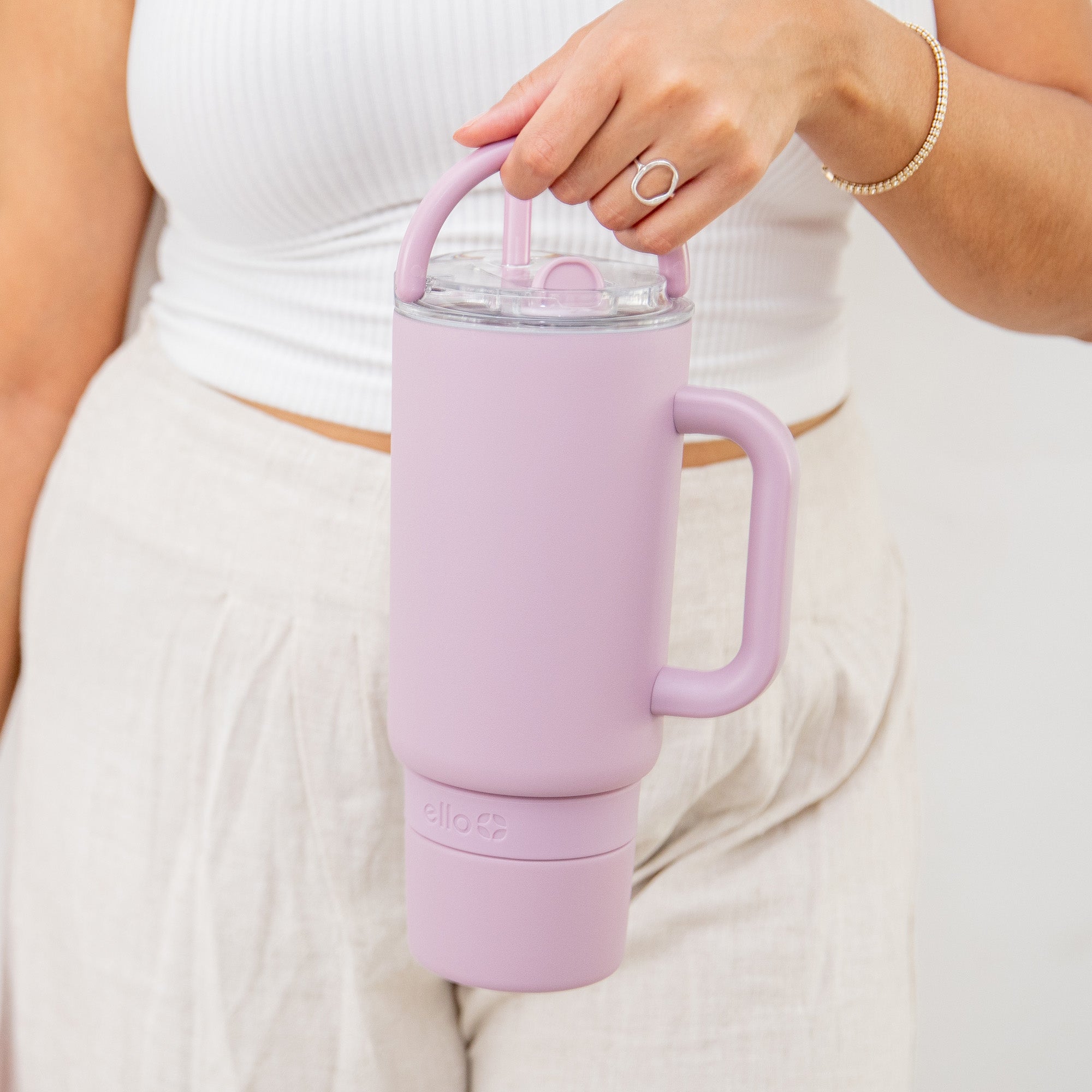 port_carry_handle_ef9803e4-a94c-48bf-8c6f-f4a4008e302b.jpg